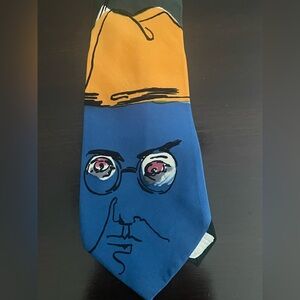 Artistic Face Tie